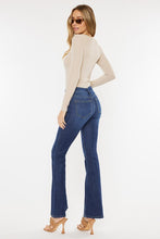 Load image into Gallery viewer, Kan Can: MID RISE PETITE FLARE JEANS