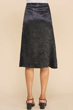 Load image into Gallery viewer, BLACK CRINKLED SKIRT