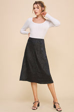 Load image into Gallery viewer, BLACK CRINKLED SKIRT