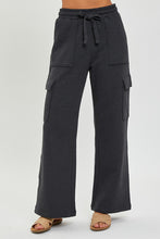 Load image into Gallery viewer, RISEN LOUNGE LINE: CARGO POCKET WIDE LEG PANTS (WASHED BLACK)