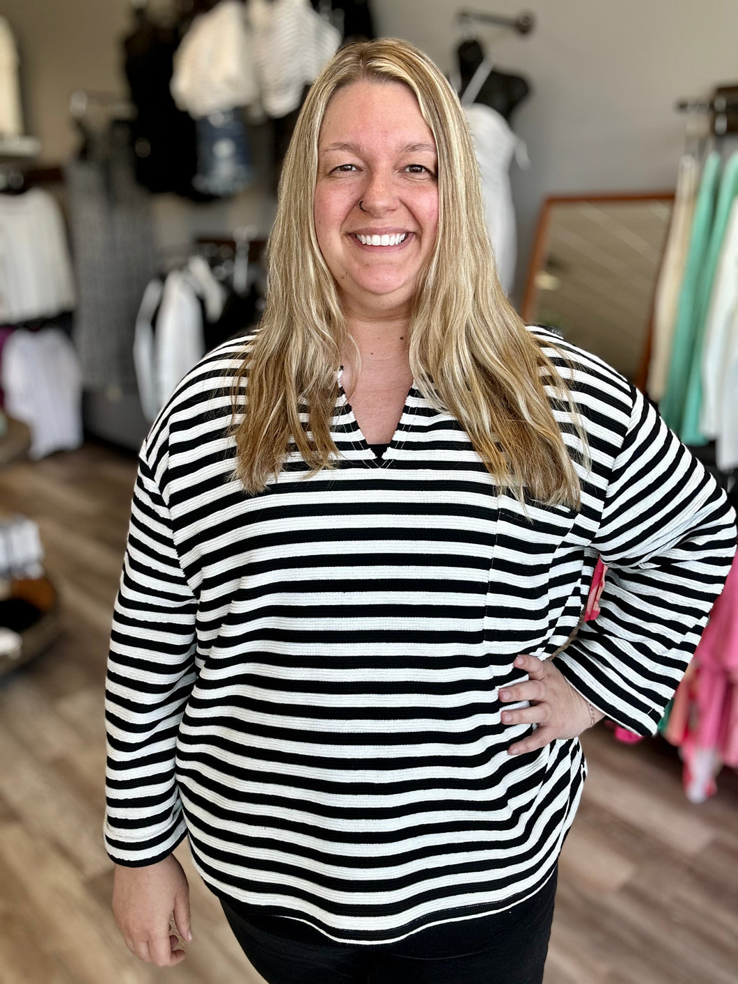 BLACK + WHITE STRIPED BACK BUTTON TOP