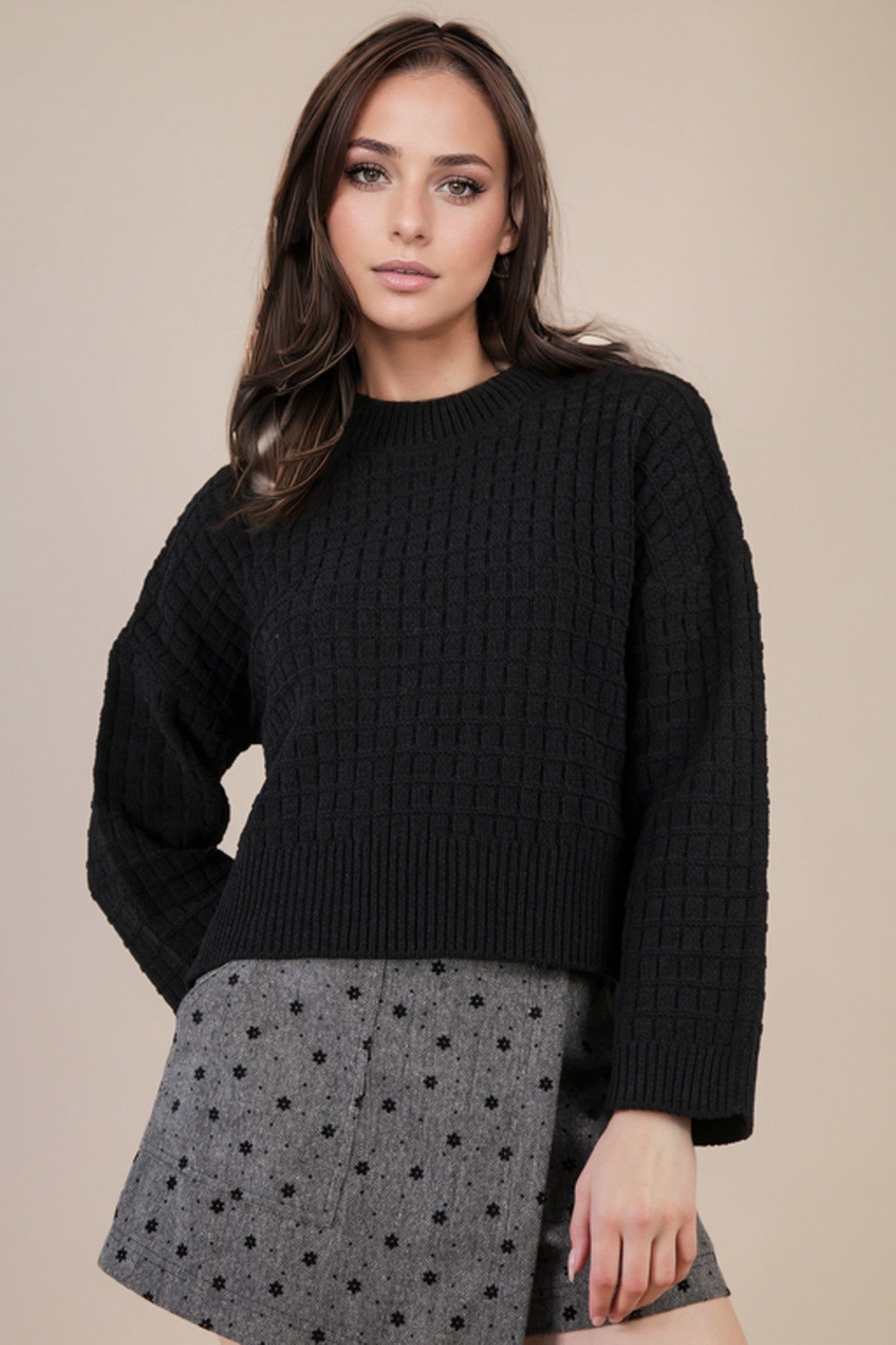 BLACK TEXTURE SWEATER