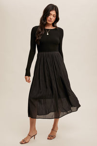 BLACK LONG SLEEVE PLEATED DRESS