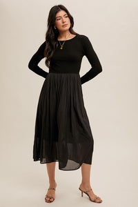 BLACK LONG SLEEVE PLEATED DRESS