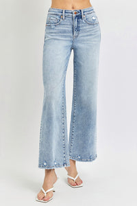 RISEN CURVY: LIGHT HIGH RISE CROP WIDE JEANS