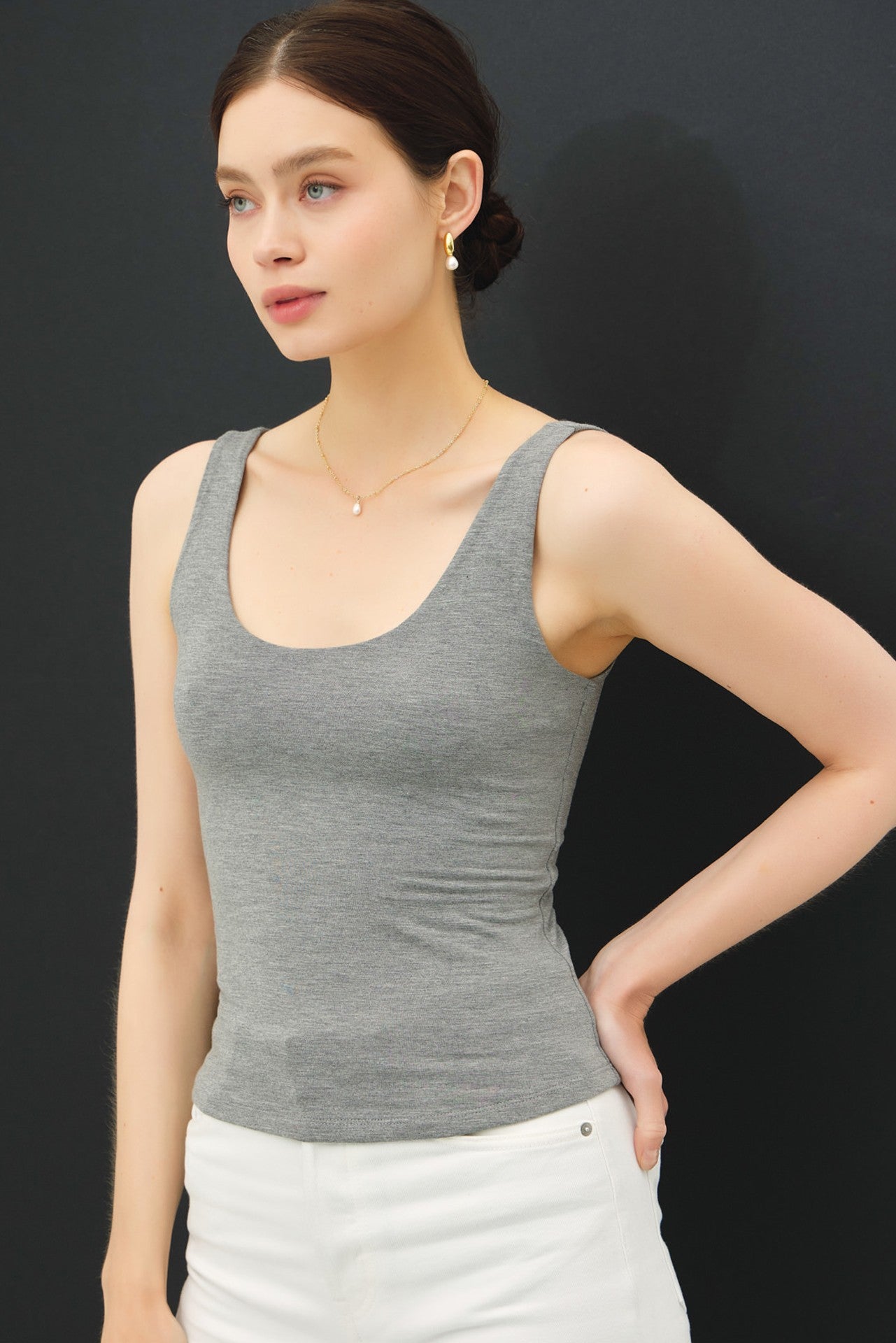 SCOOP NECK TANK | H CHARCOAL