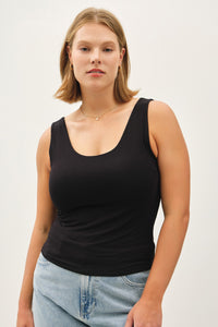 SCOOP NECK TANK | BLACK CURVY