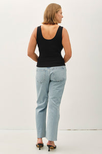 SCOOP NECK TANK | BLACK CURVY