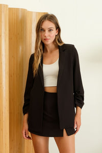 BLACK 3/4 RUCHED SLEEVE BLAZER