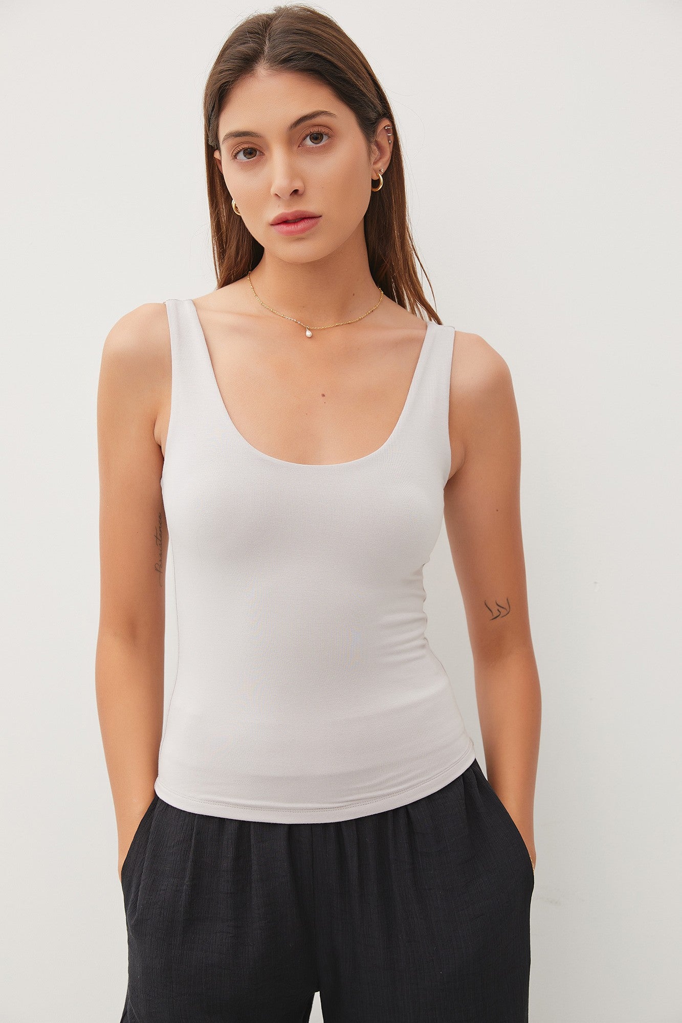 SCOOP NECK TANK | PEBBLE