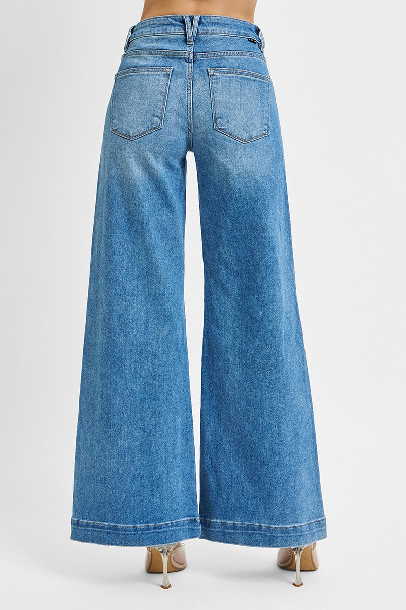 RISEN: MID RISE WIDE FRONT PATCH POCKET JEANS