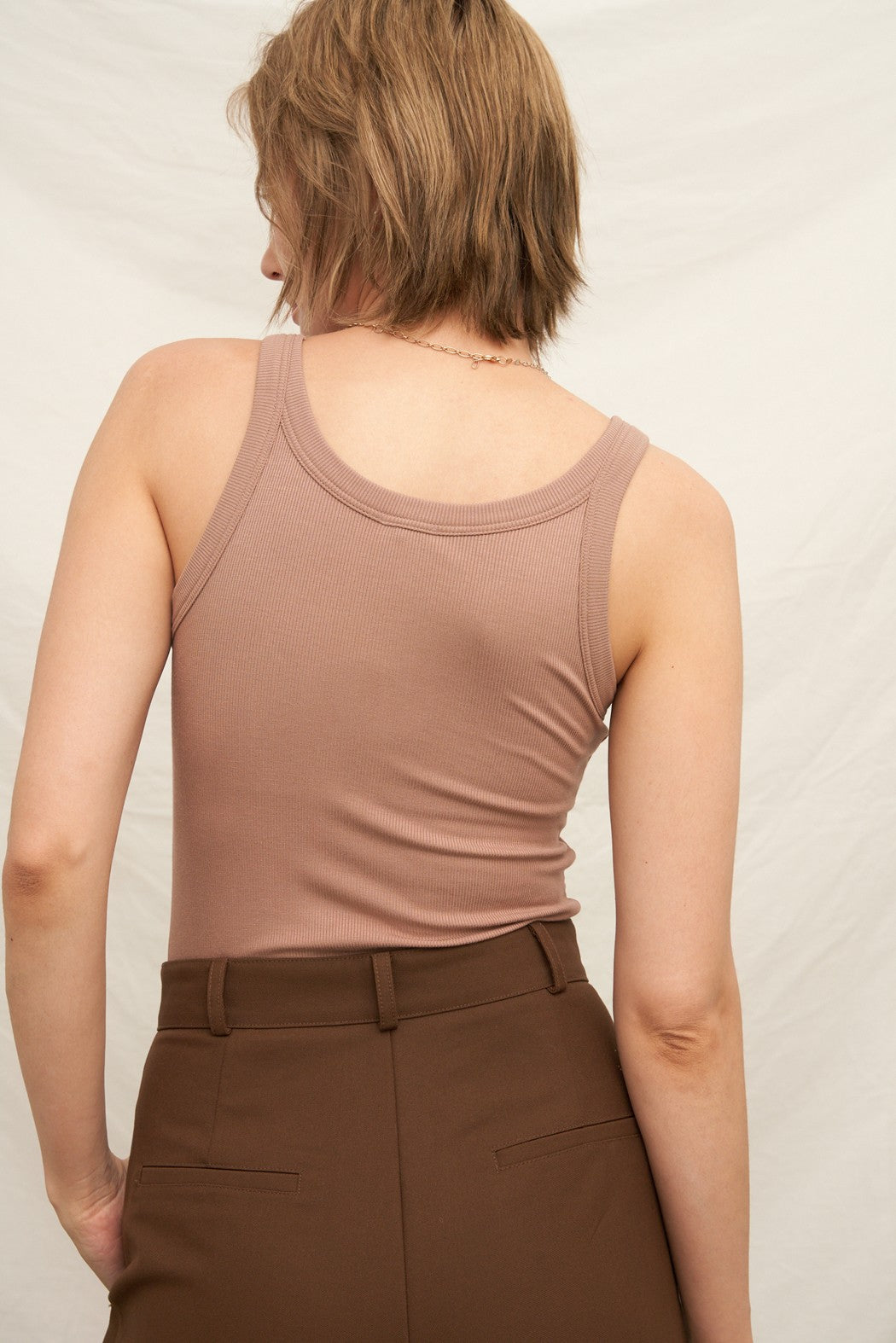 PADDED RIBBED TANK TOP (TAUPE)