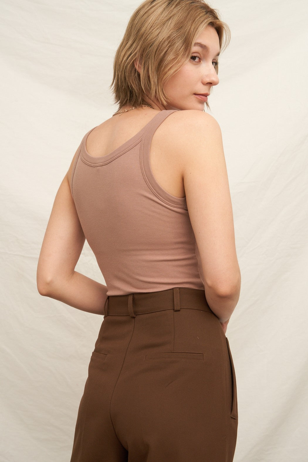 PADDED RIBBED TANK TOP (TAUPE)
