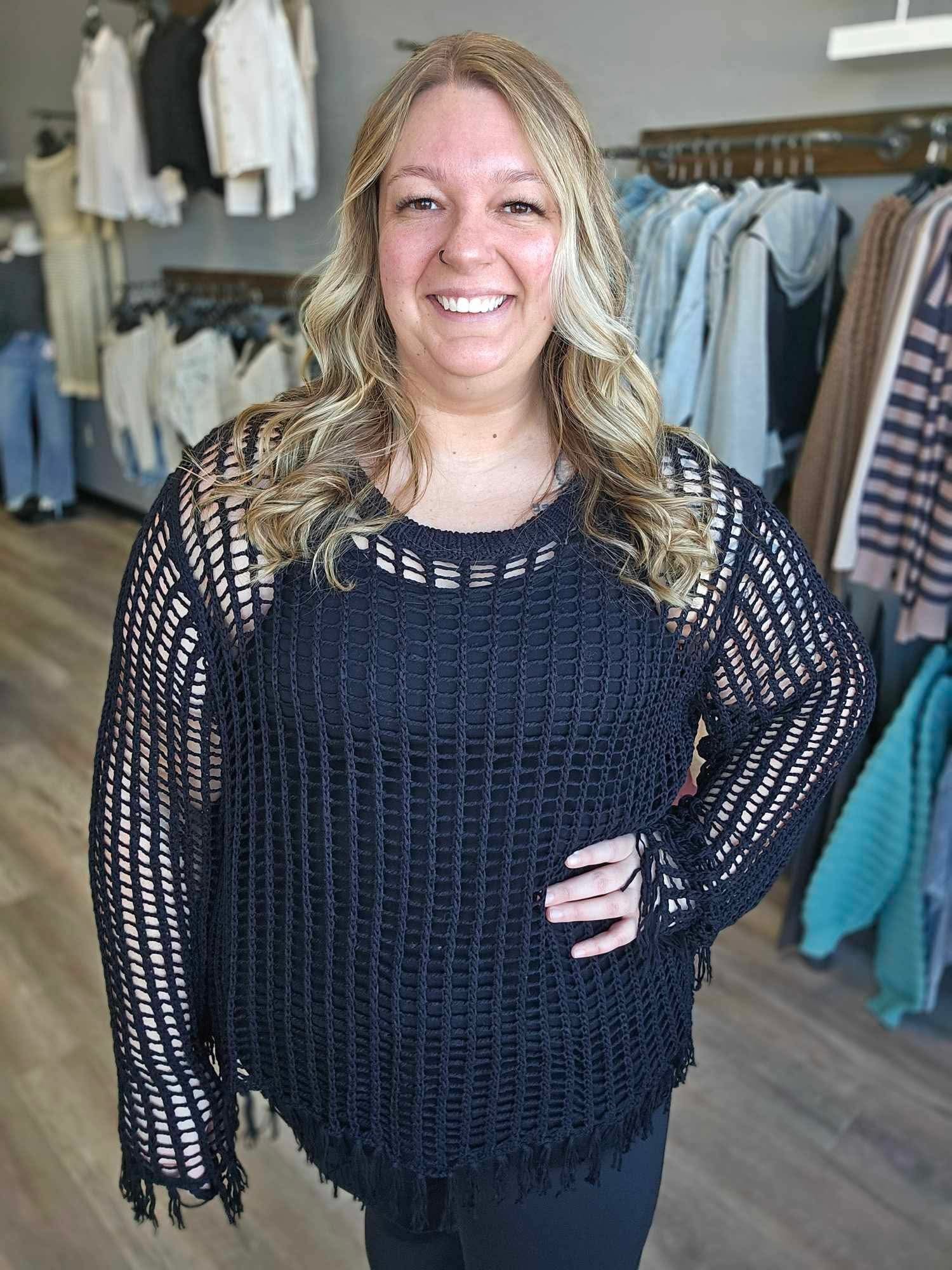 BLACK CROCHET TOP