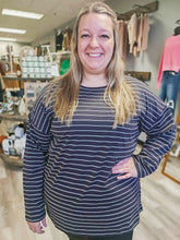 Load image into Gallery viewer, BLACK STRIPED LONG SLEEVE TOP