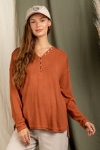 Load image into Gallery viewer, RUST BUTTON DOWN HENLEY TOP