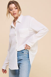 WHITE BUTTON DOWN CRINKLE TOP