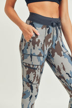 Load image into Gallery viewer, Camo Print Leggings
